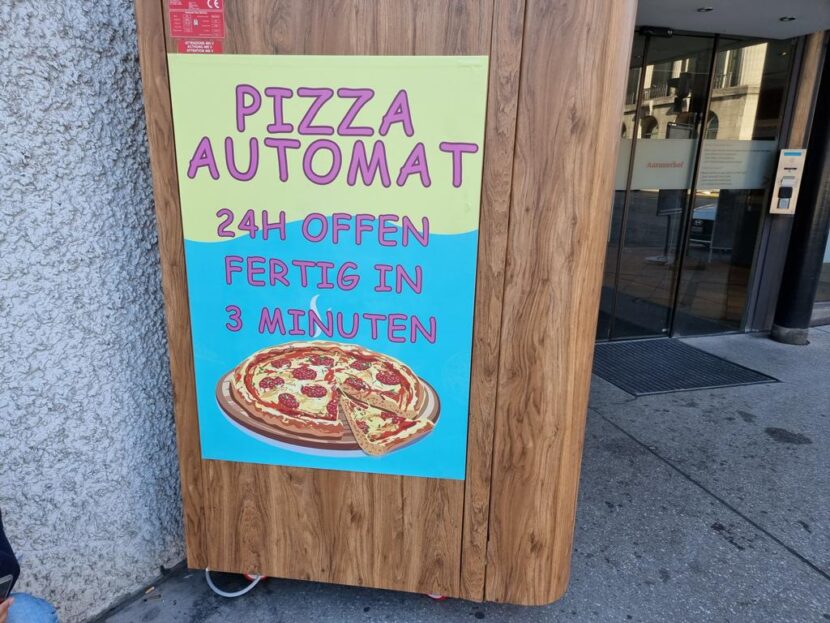 Pizza Automat mit Werbeschild